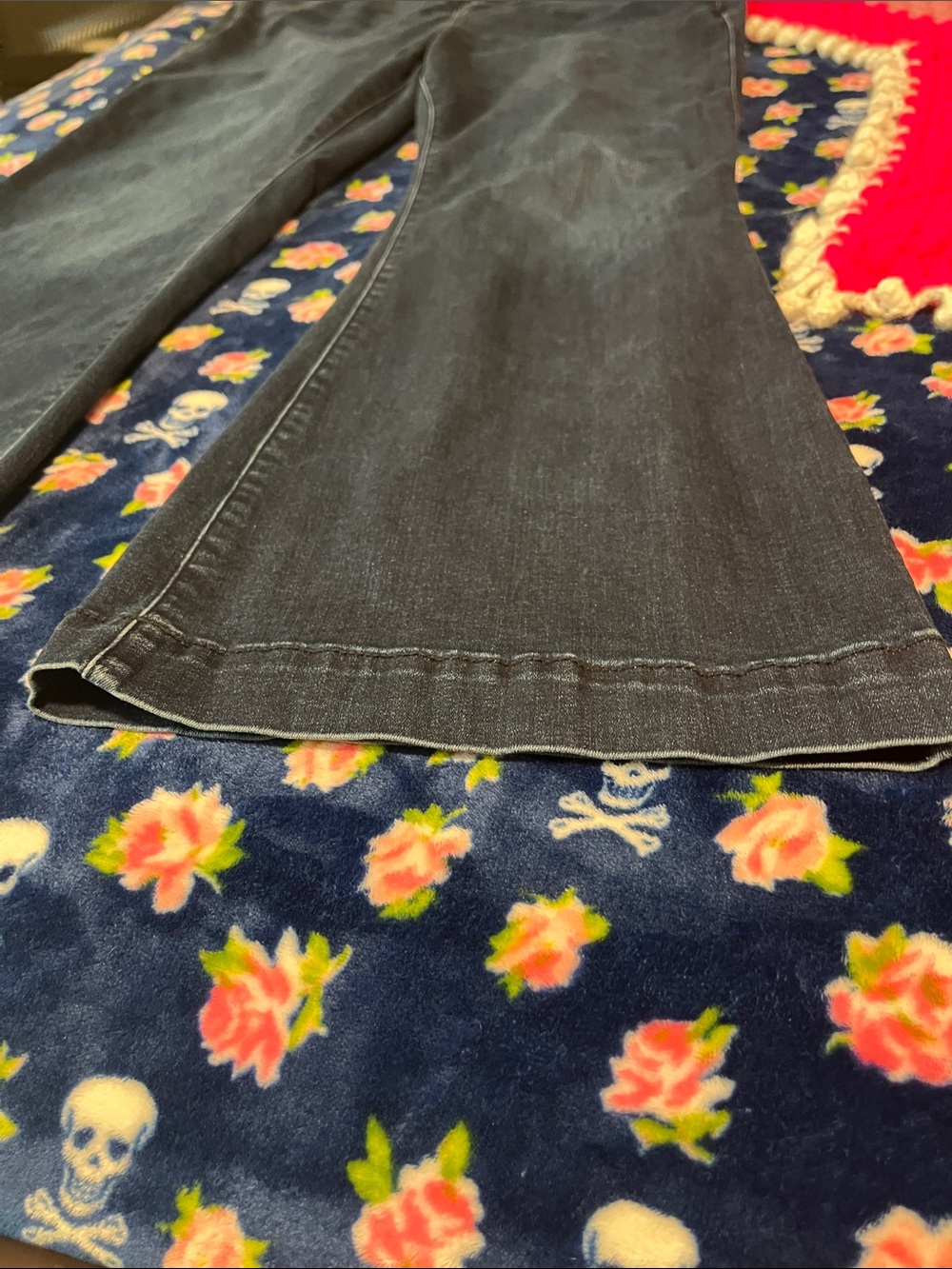 Torrid Bombshell Flare Super Soft Jeans, Size 20 regular - Picture 2 of 10
